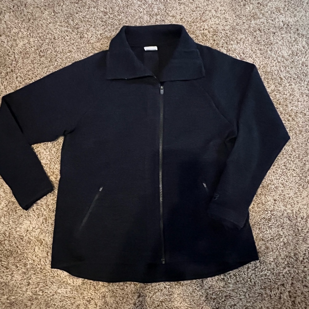 Woman's New Balance Asymmetrical Lightweight Black Zip Jacket